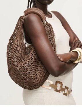 URBAN EXPRESSIONS
straw woven hobo with novelty handle